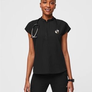 Womens Figs scrub set- Zamora top and jogger bottoms by Figs in black